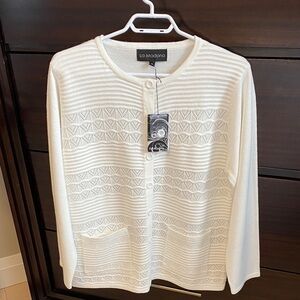 La Madona size large white knit cardigan with pockets & buttons, very soft & NWT